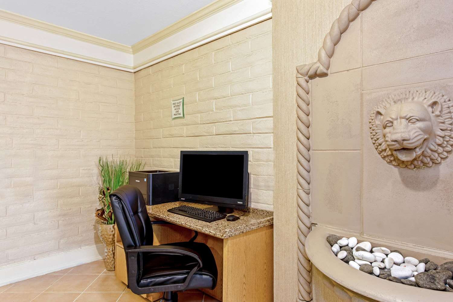 La Quinta Inn by Wyndham Orlando Airport West 33/40