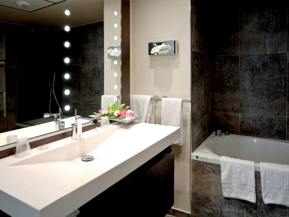 Hotel Mercure Abbeville Centre - Porte De La Baie De Somme 48/50