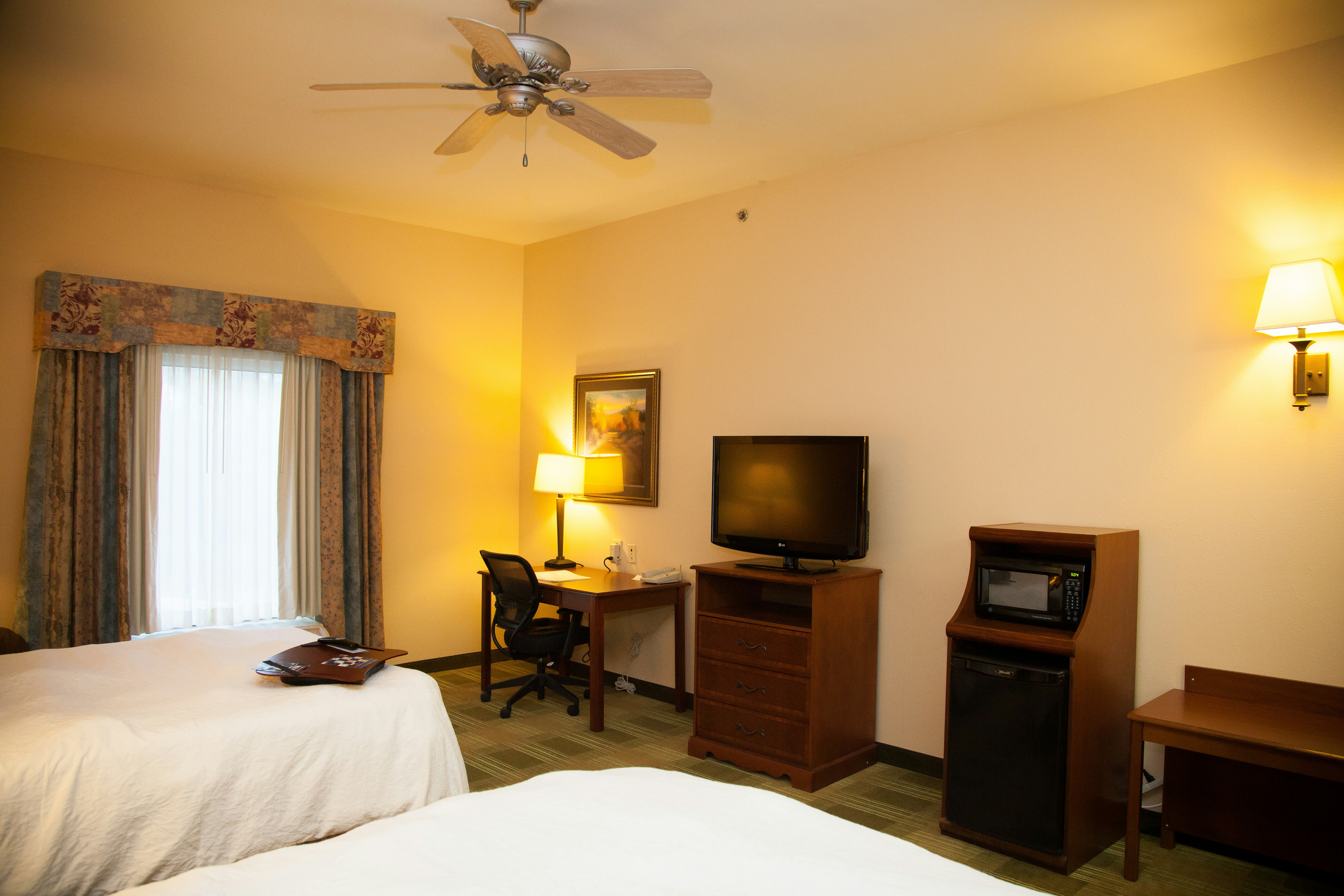 غرفة بسريرين كوين لذوي الإعاقة، Hampton Inn Brownwood 2/3