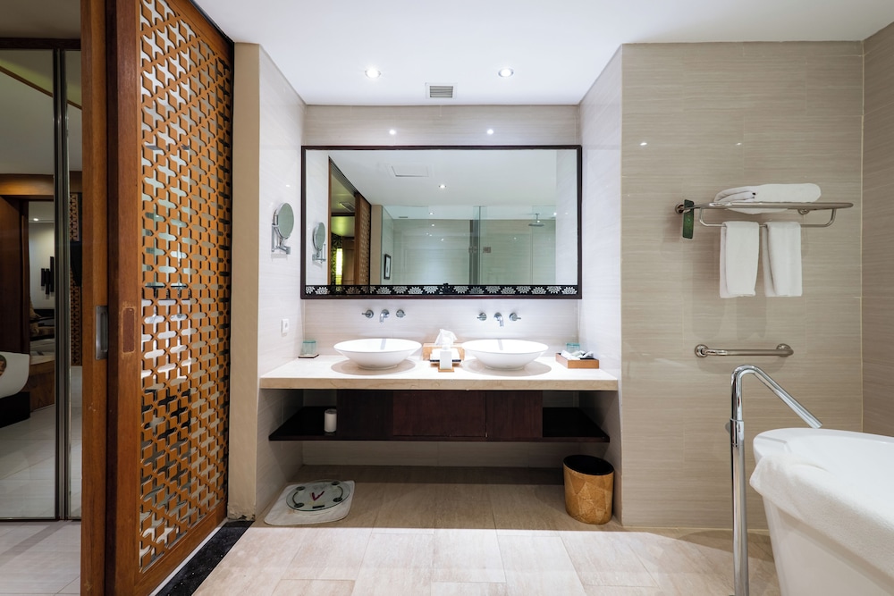 Vouk Hotel And Suites 69/71