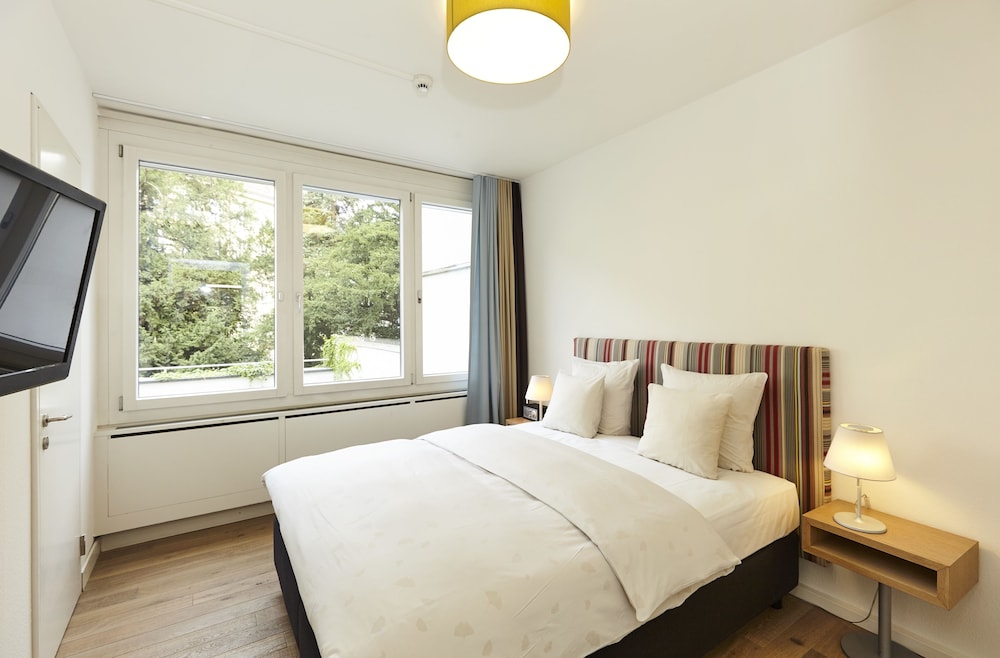 CHARMING, MINI, SUITE