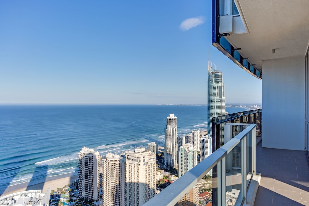 Mantra Circle on Cavill Surfers Paradise 46/50