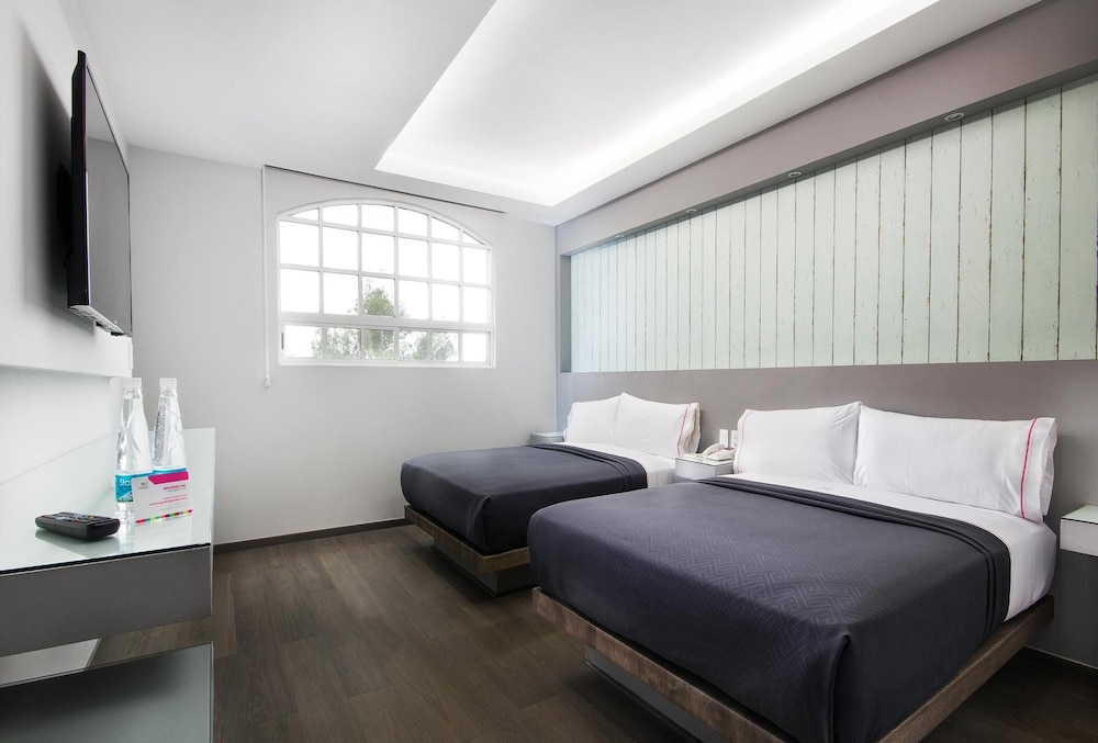 SUITE, 2 QUEEN BEDS