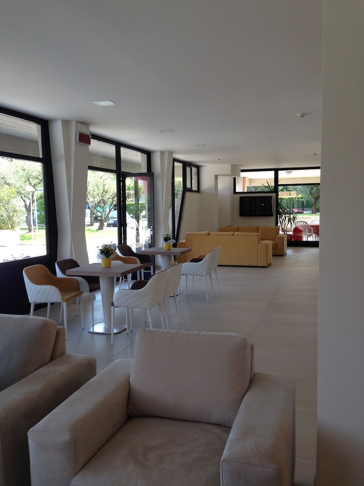Hotel Residence Holiday 56/76