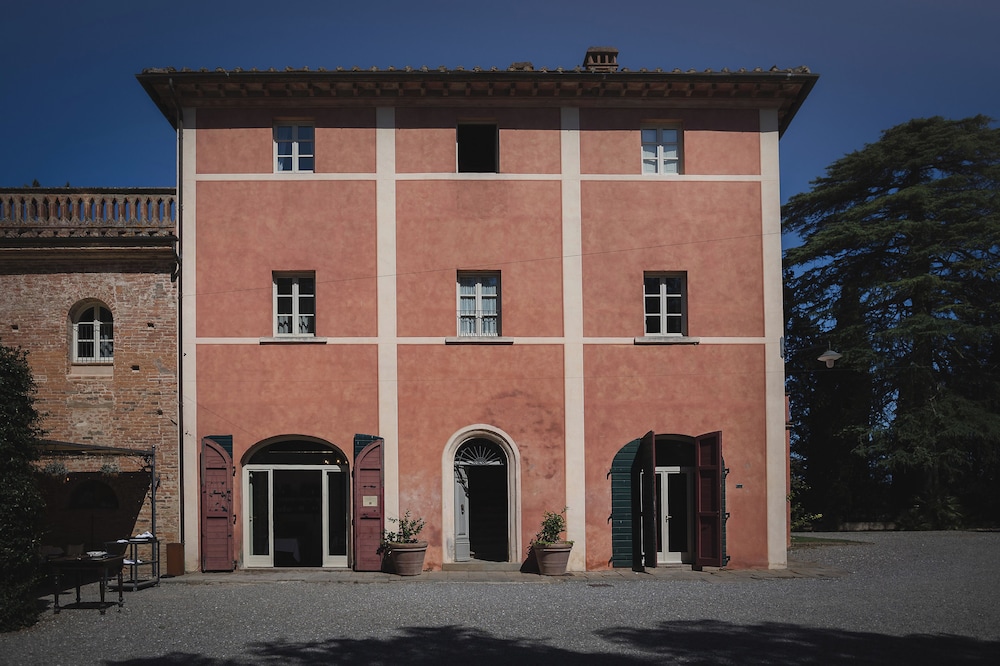 Borgo di Colleoli Resort in PALAIA