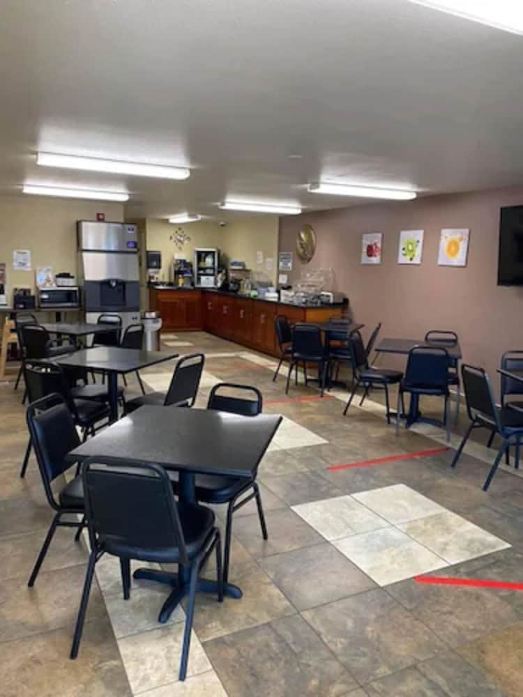 Guesthouse Inn & Suites Montesano 25/34