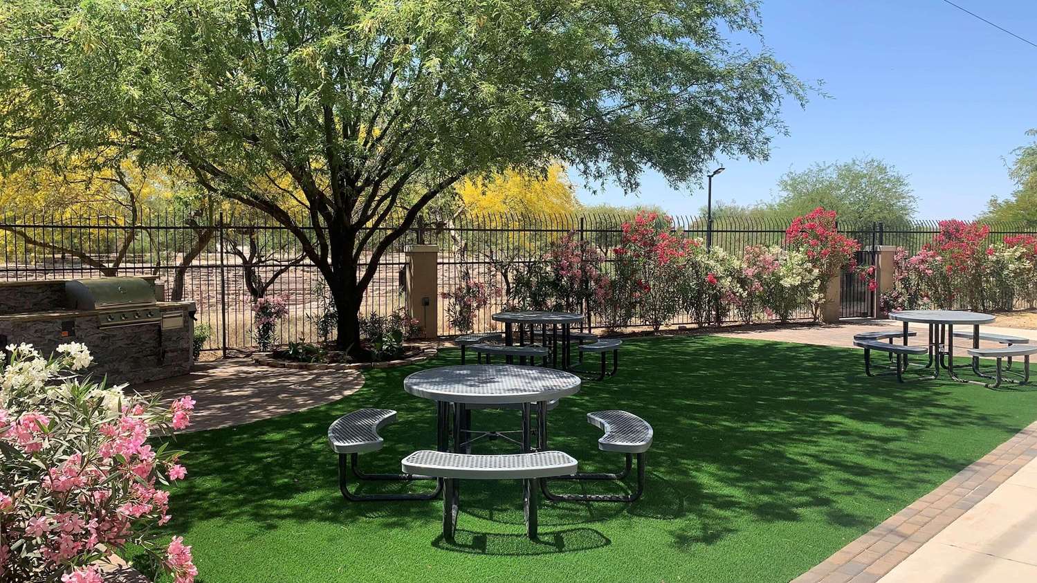 Country Inn And Suites By Radisson Tucson City Center Az 32/34