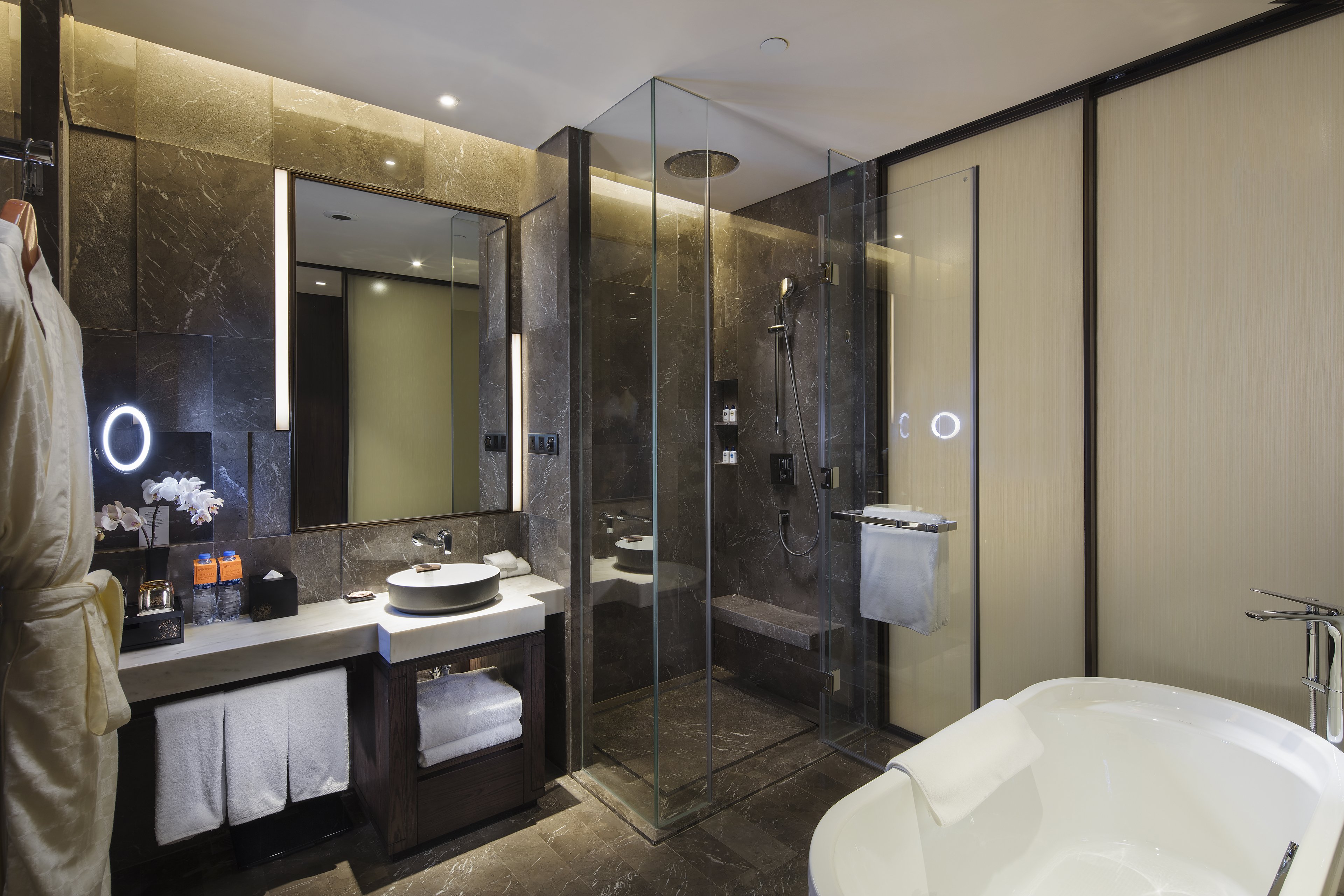 HUALUXE Hotels and Resorts Zhangjiakou 48/50