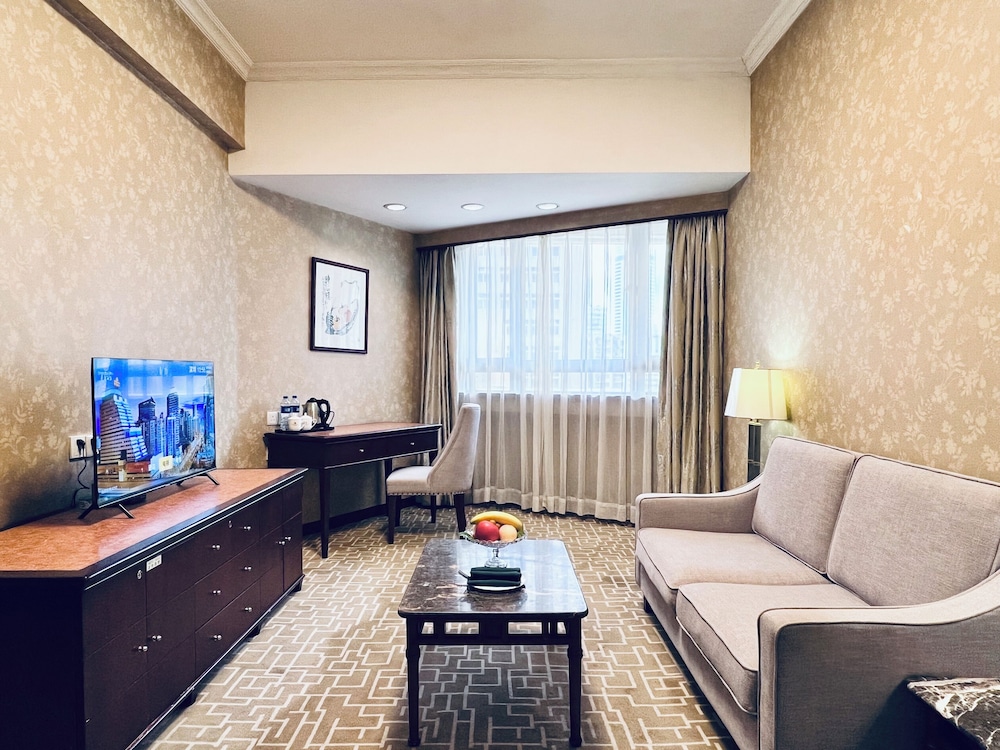 Century Plaza 25/48