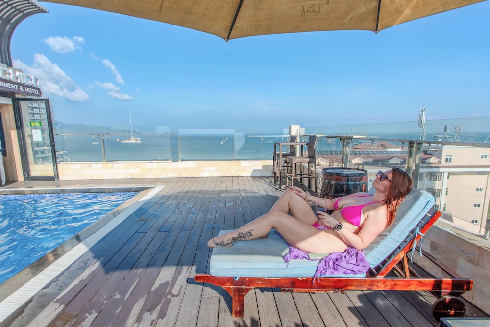 Richico Apartments And Hotel 44/82