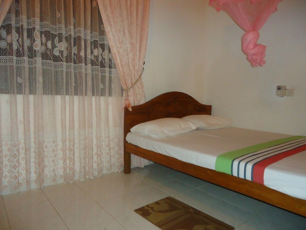 Tree House Holiday Home photo5
