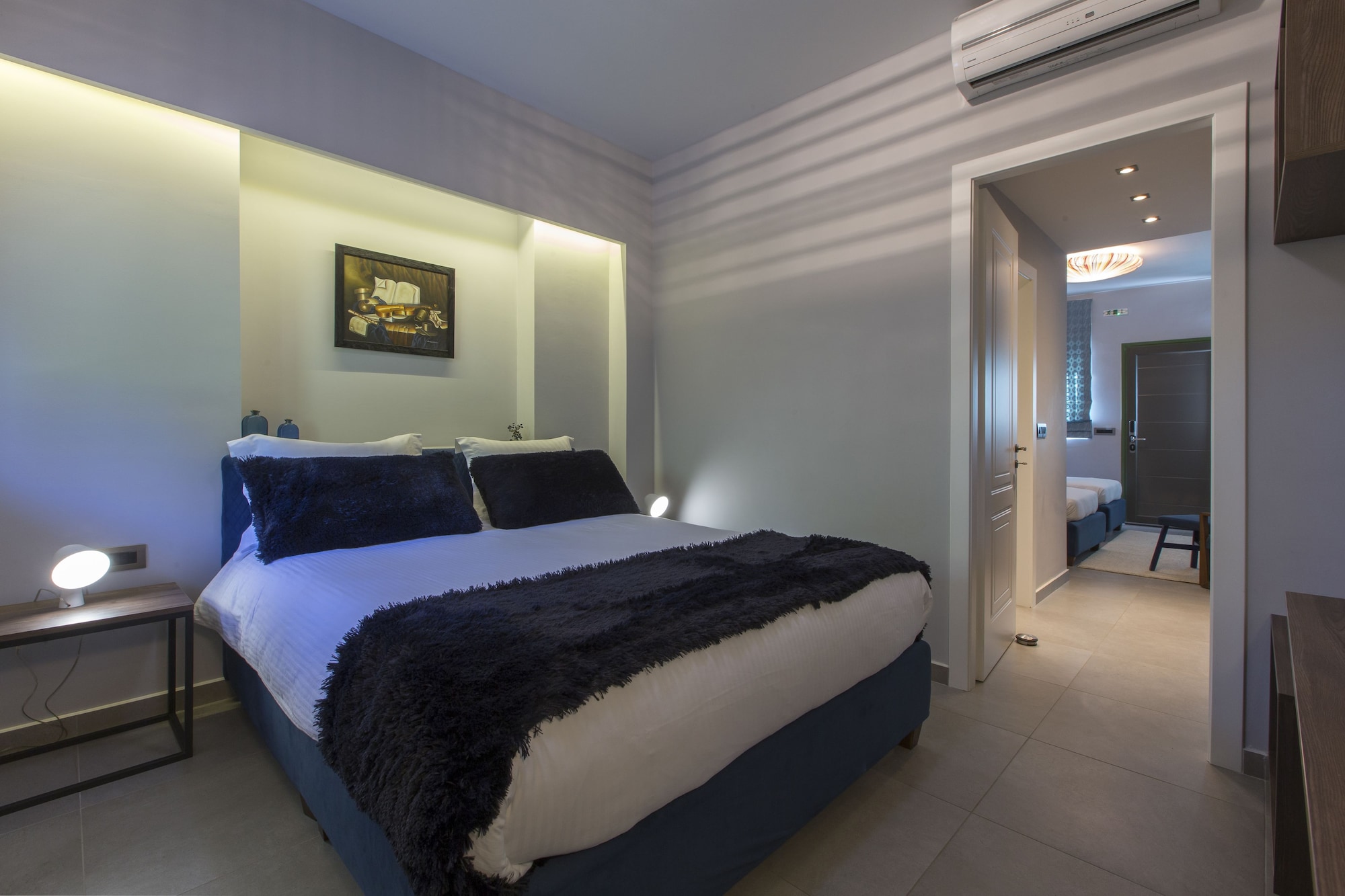 غرفة رباعية بسرير مزدوج وسريرين منفصلين، Anthemion Suites And Villas 2/3