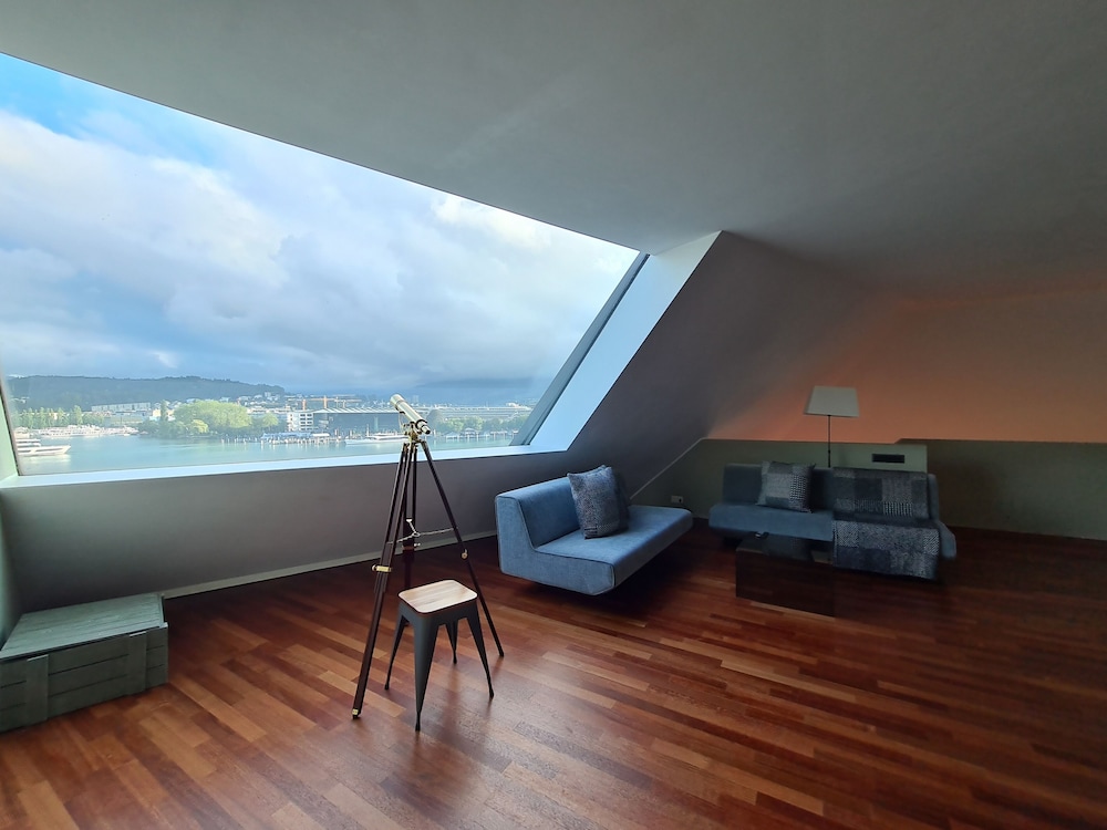 Lucerne Lake View Apartments 33/50