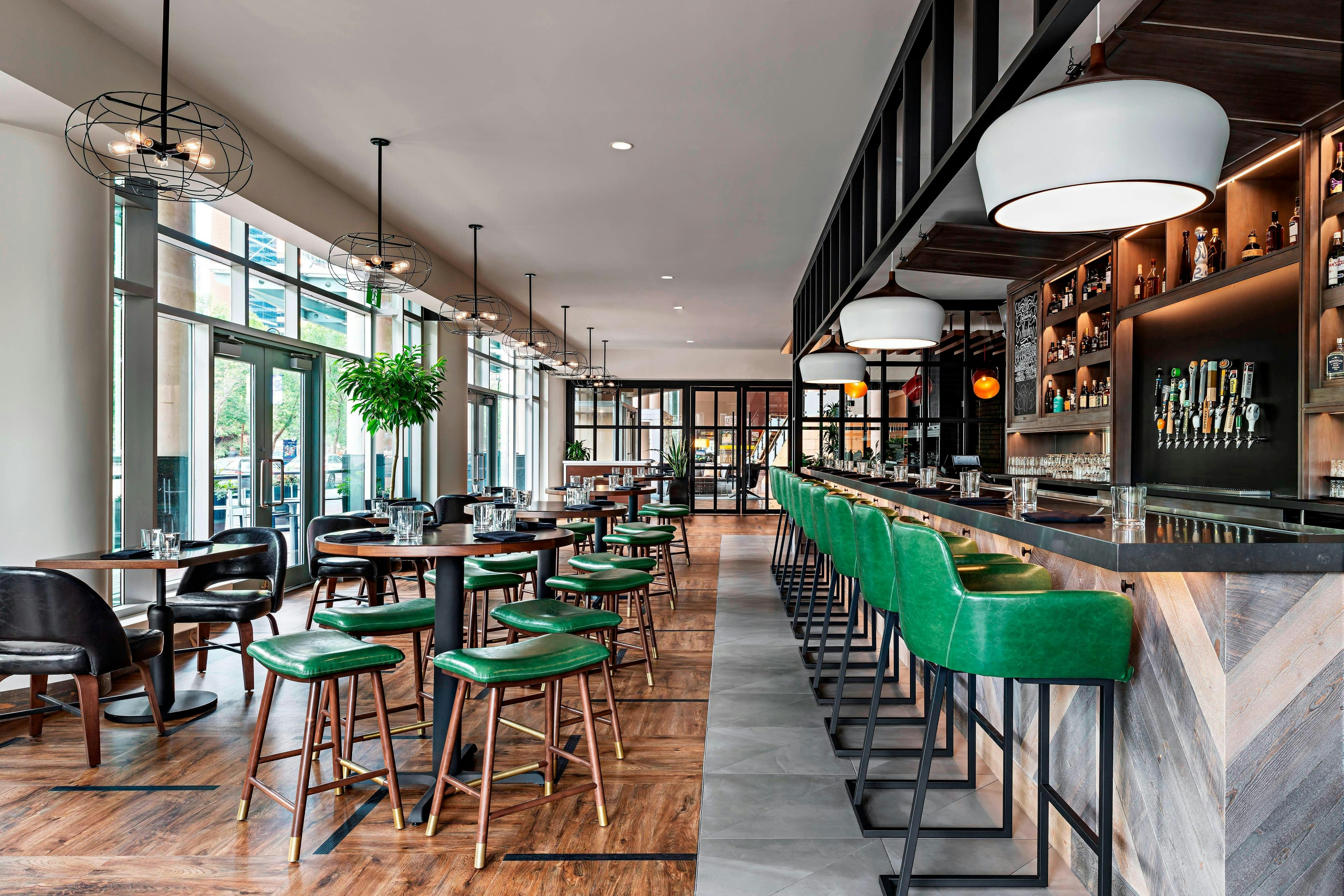 Sheraton Suites Calgary Eau Claire 26/52