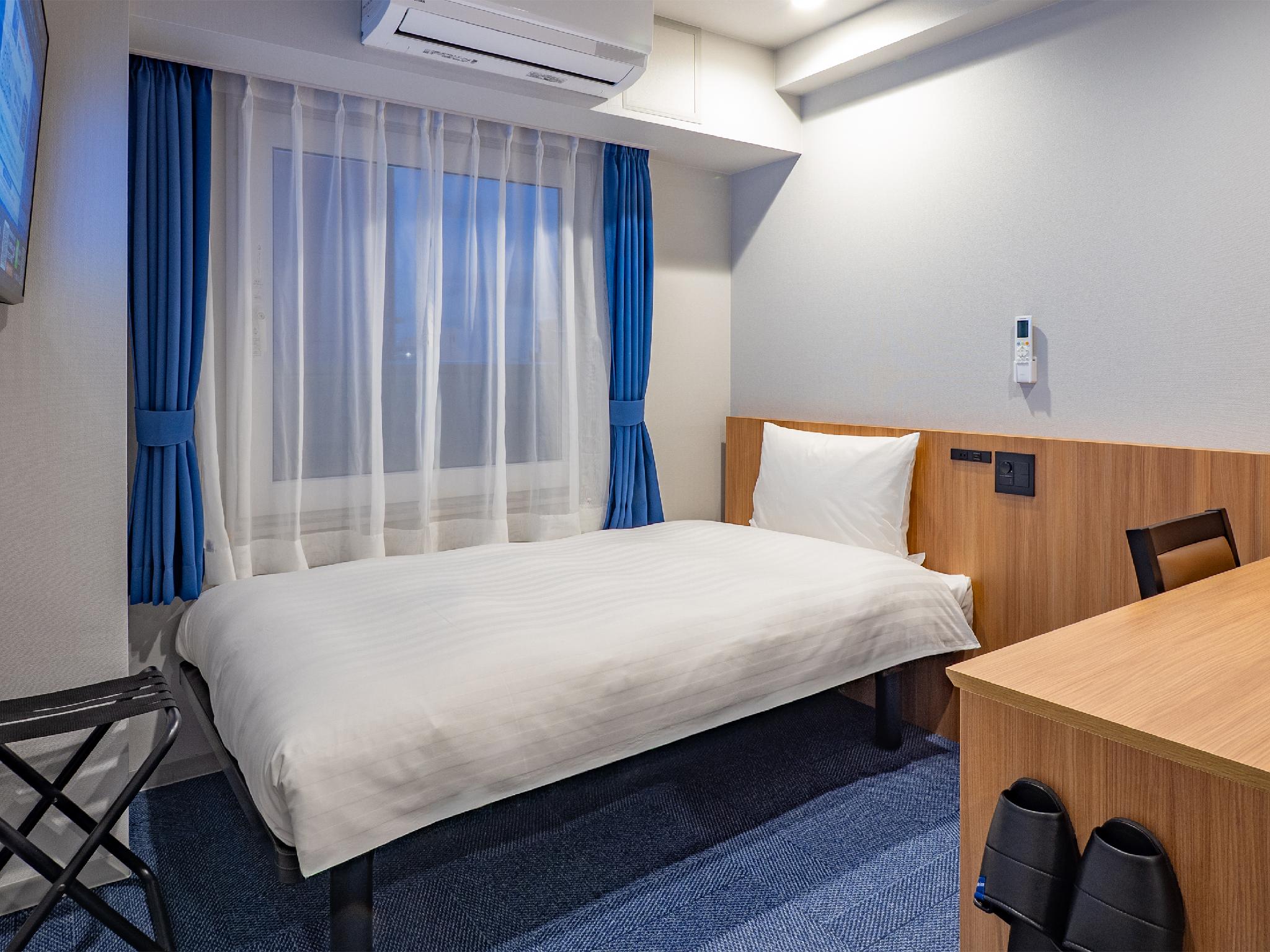 Room, Single, Large