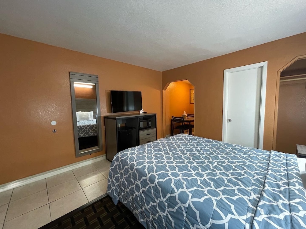 New Corral Motel 17/47