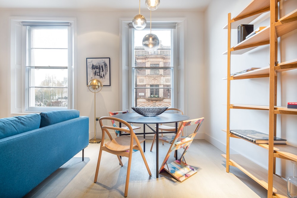 South Kensington by CAPITAL 42/65