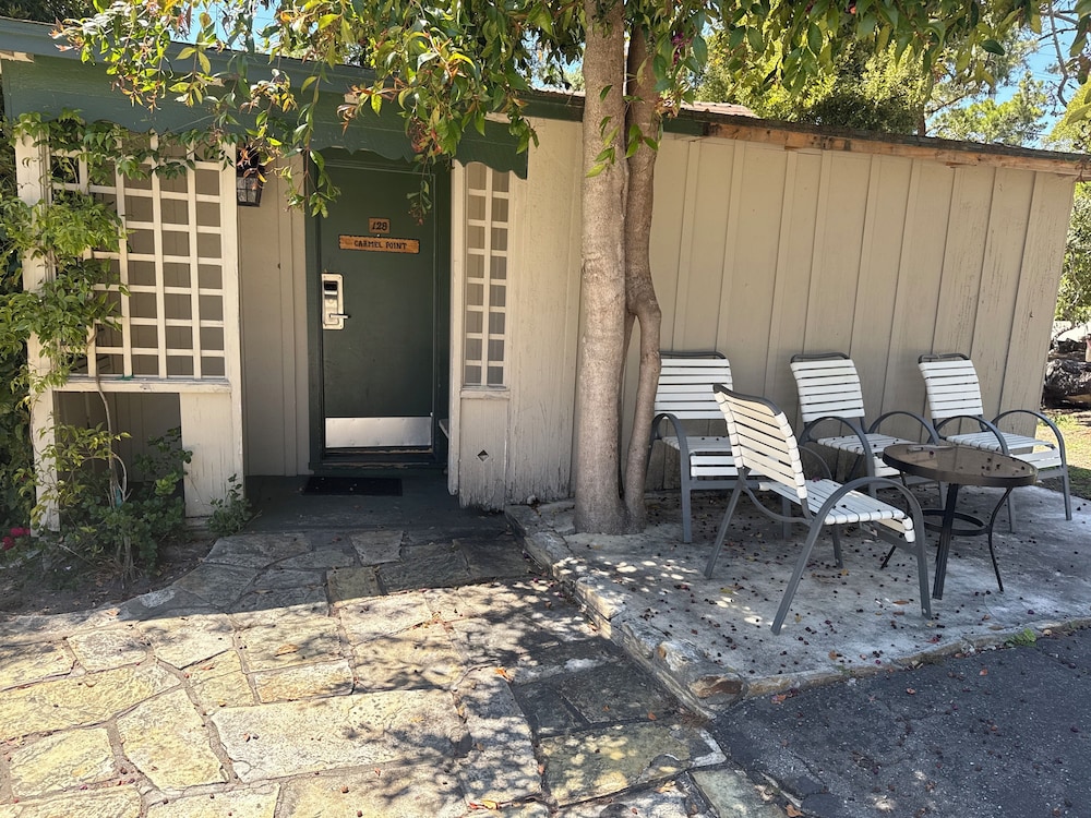 Carmel Resort Inn 41/72