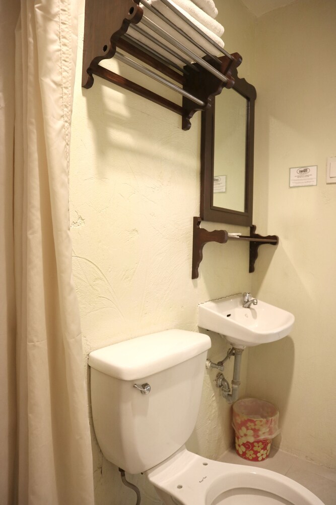 Metro Vigan Inn 69/70
