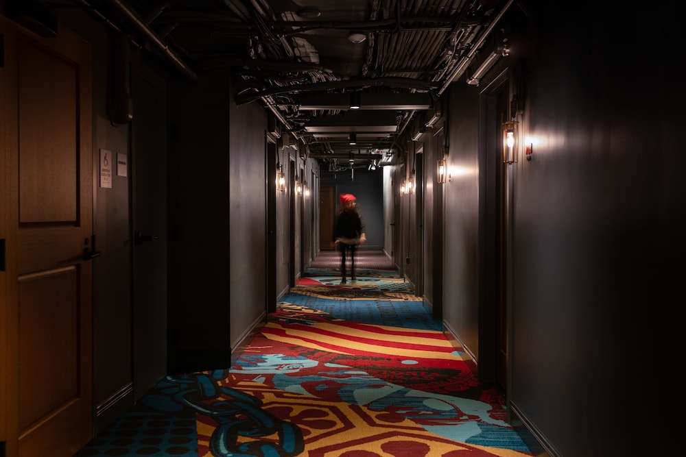 The Revolution Hotel 59/64