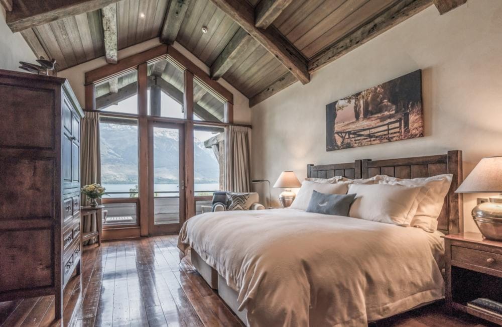LODGE