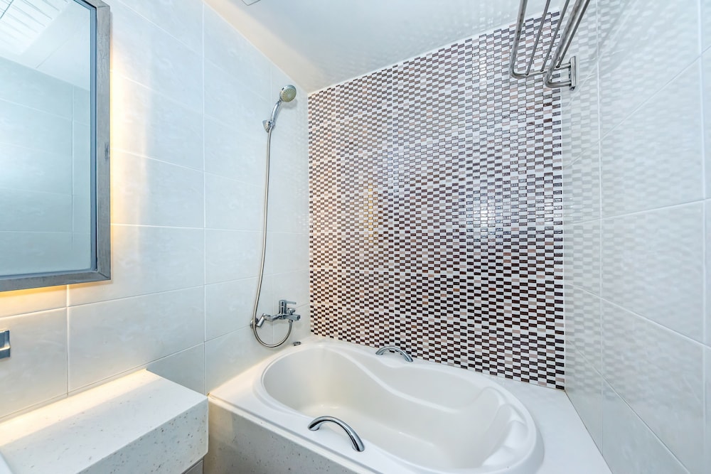 Hs Tourist Hotel 8/56