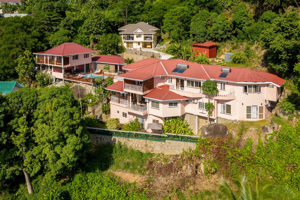 Glacis Heights Villa 41/50