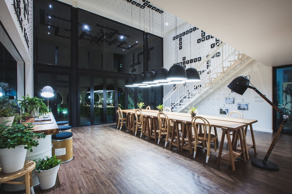 Blu Monkey Hub And Hotel Phuket 30/50