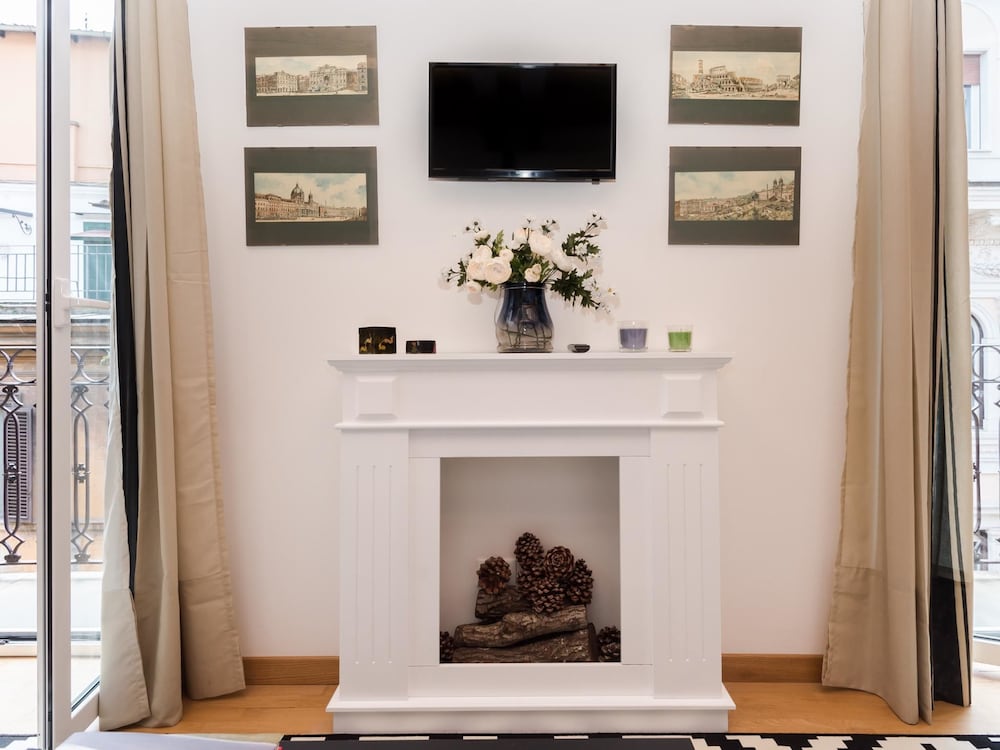 RSH Trevi Fountain Luxury Apartment 5/39