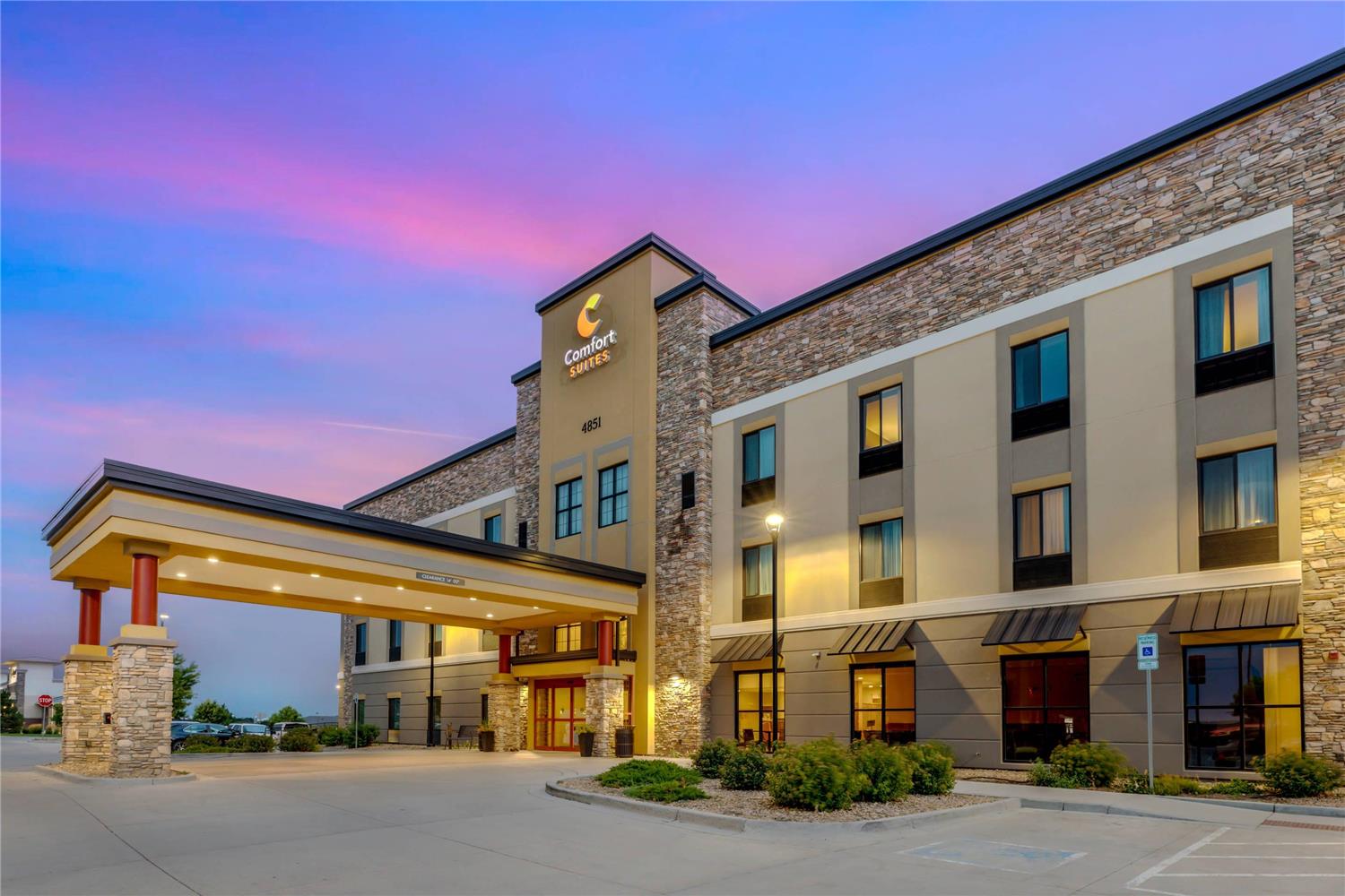 Comfort Suites Loveland 12/48