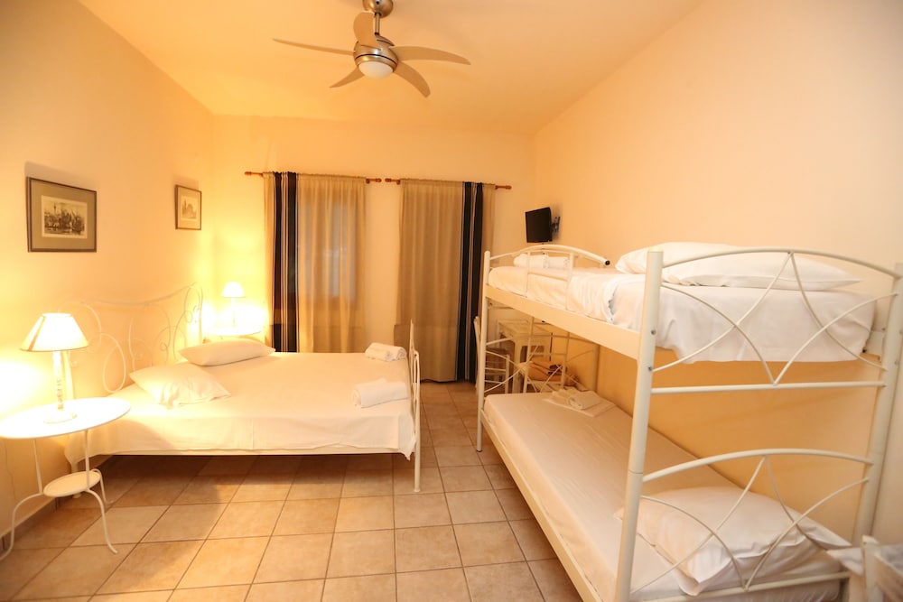 1 BEDROOM, BASIC, STUDIO, MOUNTAIN VIEW, HOT TUB