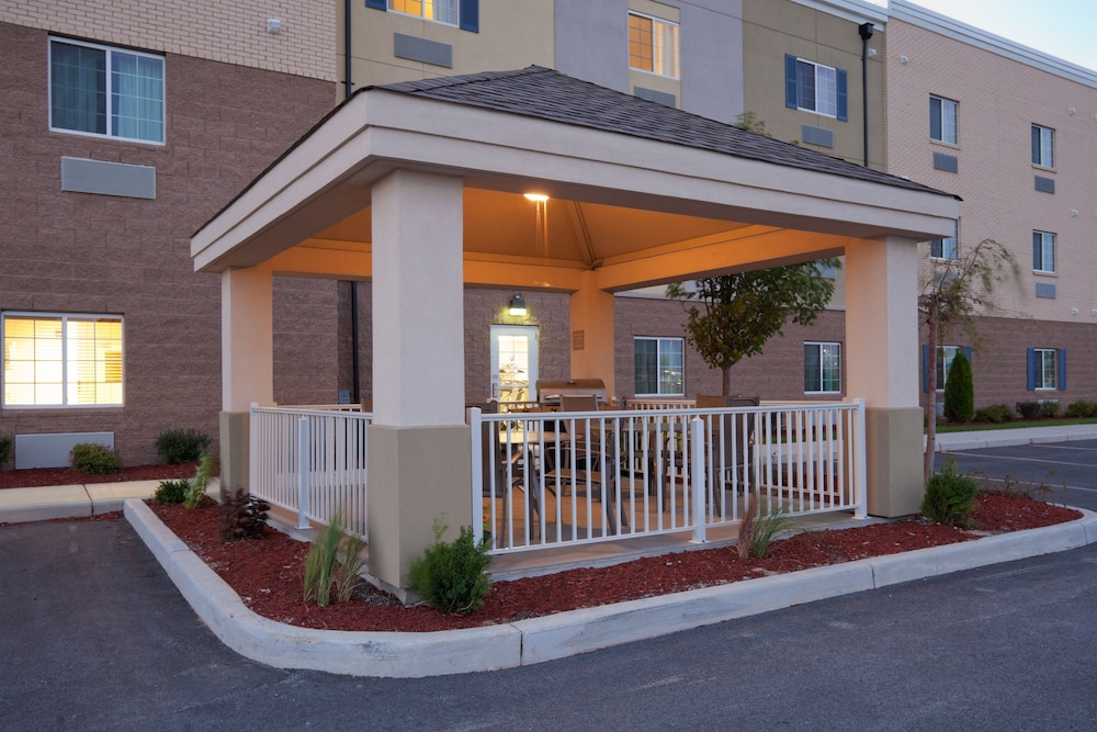 Candlewood Suites Perrysburg 3/53