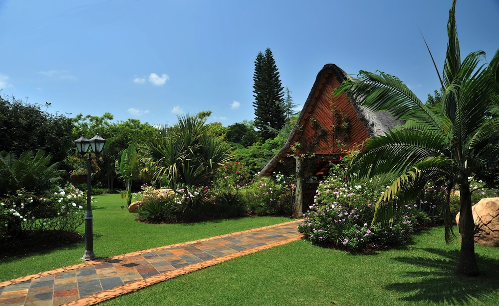 Summerfield Luxury Resort & Botanical Garden 36/44