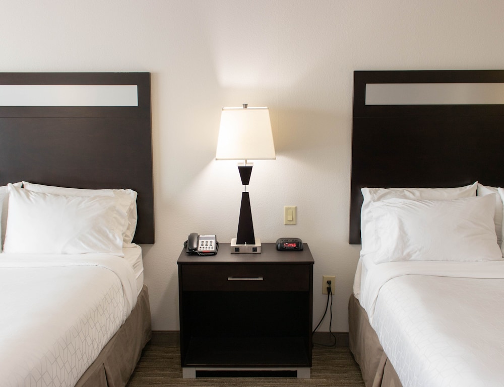 Holiday Inn Express Suites Temple Medical Center Area 8/40