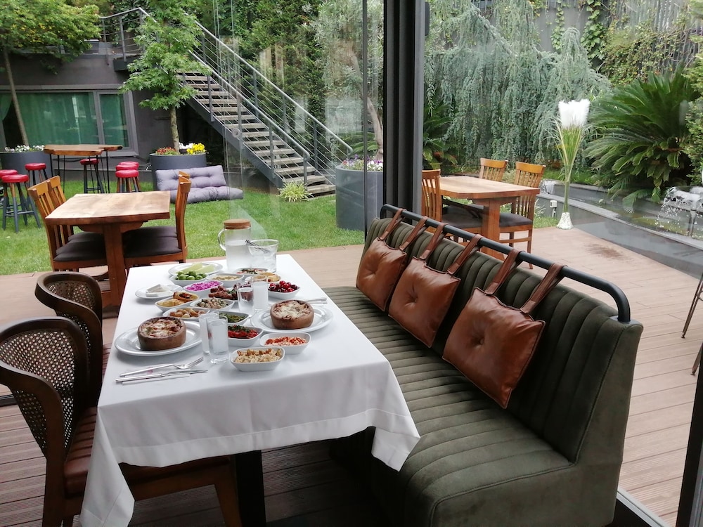 The City Suites 50/61