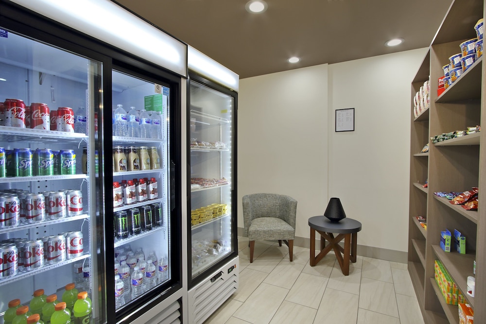Holiday Inn Express And Suites Katy 32/54