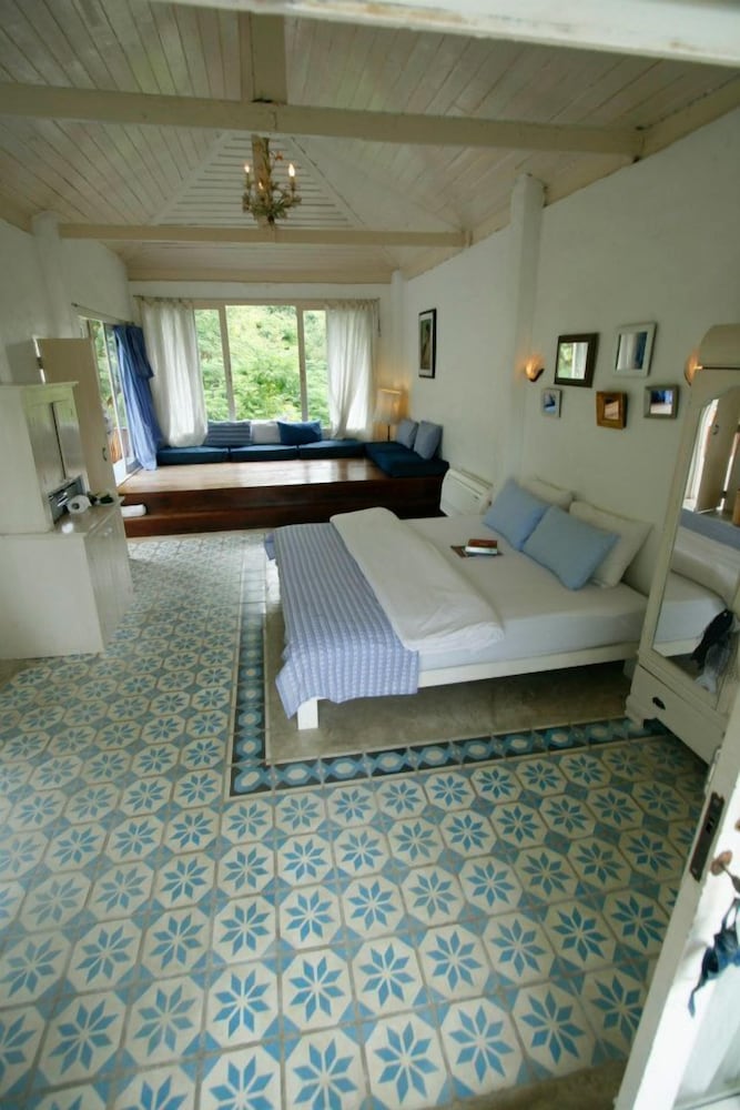Brassiere Beach Resort 6/21