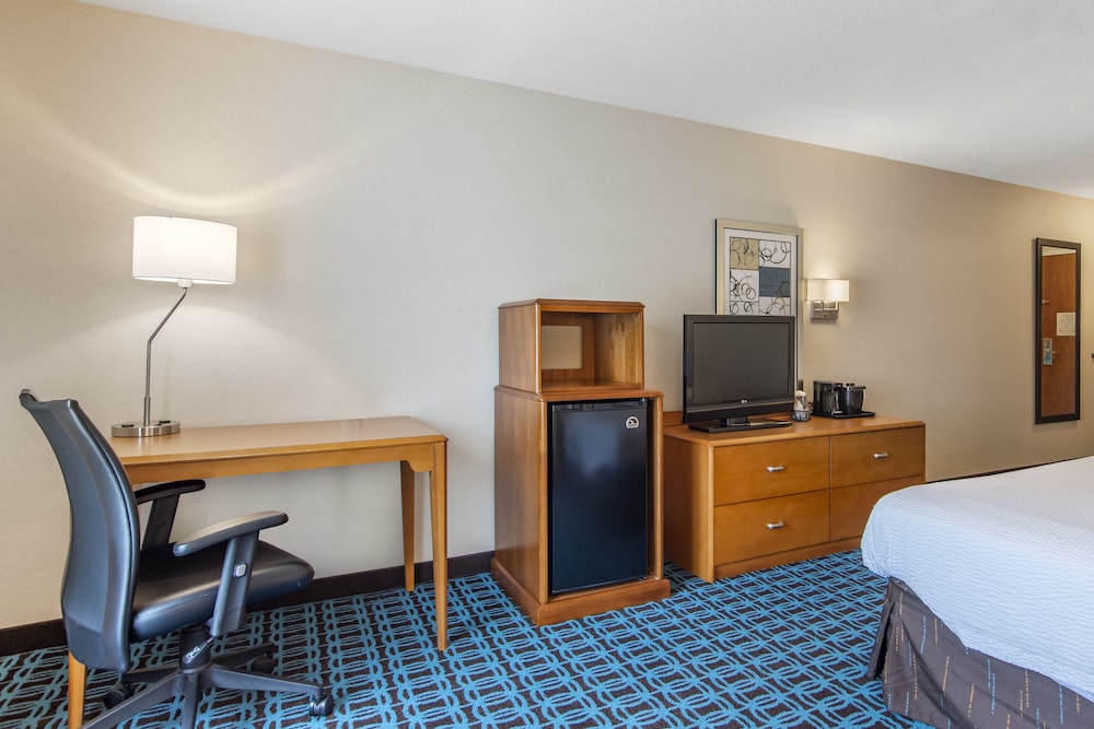 Fairfield Inn Suites Hooksett 44/50