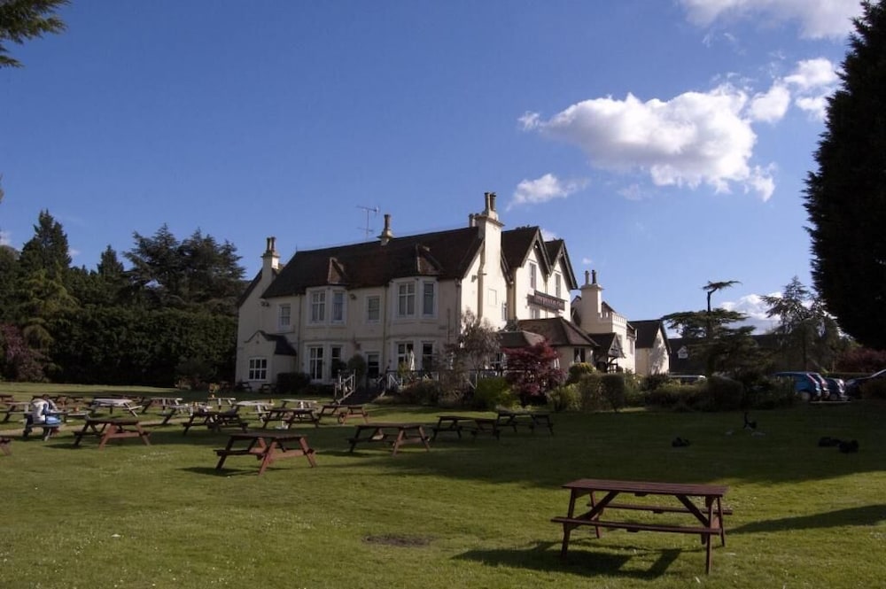 Worplesdon Place Hotel 5/70