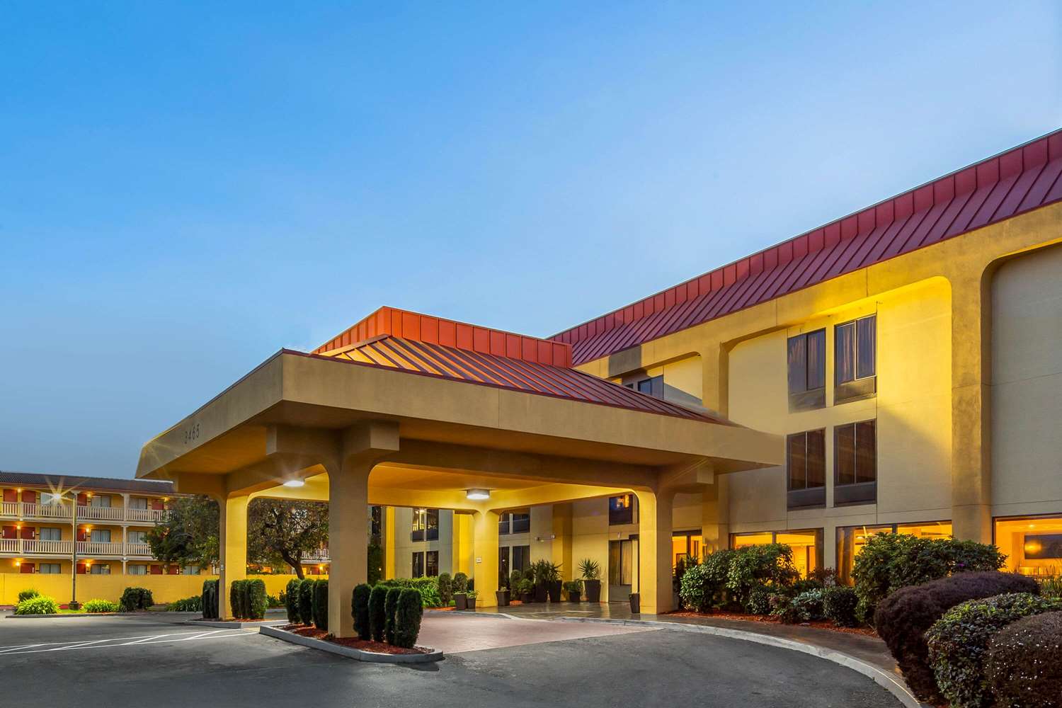 La Quinta Inn And Suites By Wyndham Oakland Airport Coliseum 7/45