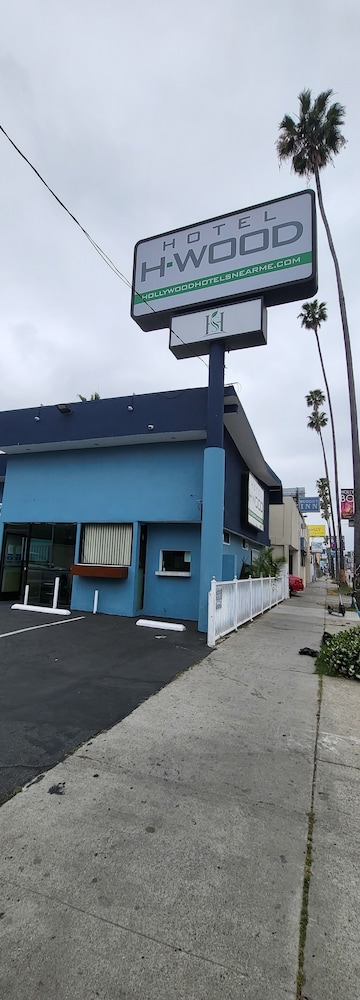 Hotel H-Wood 4/33