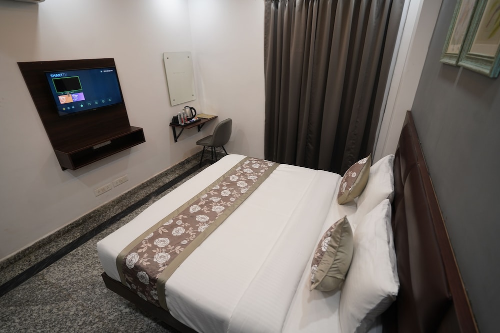 Posh Garden Inn Gurgaon 21/50