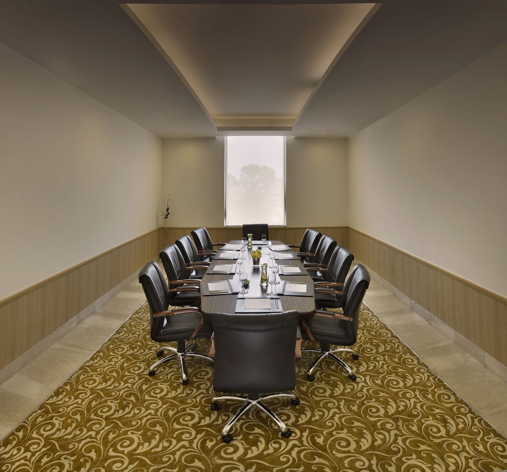FOUR POINTS BY SHERATON NEW DELHI AIRPORT HIGHWAY 27/28