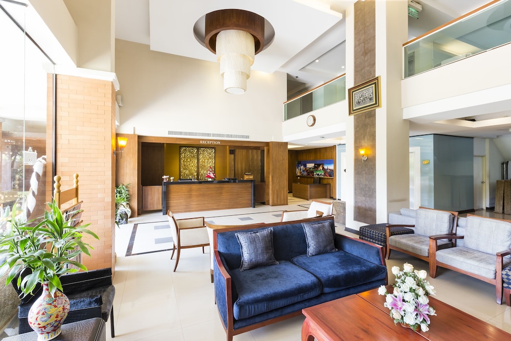 Asia Hotels Group (Poonpetch Hotel) 38/63