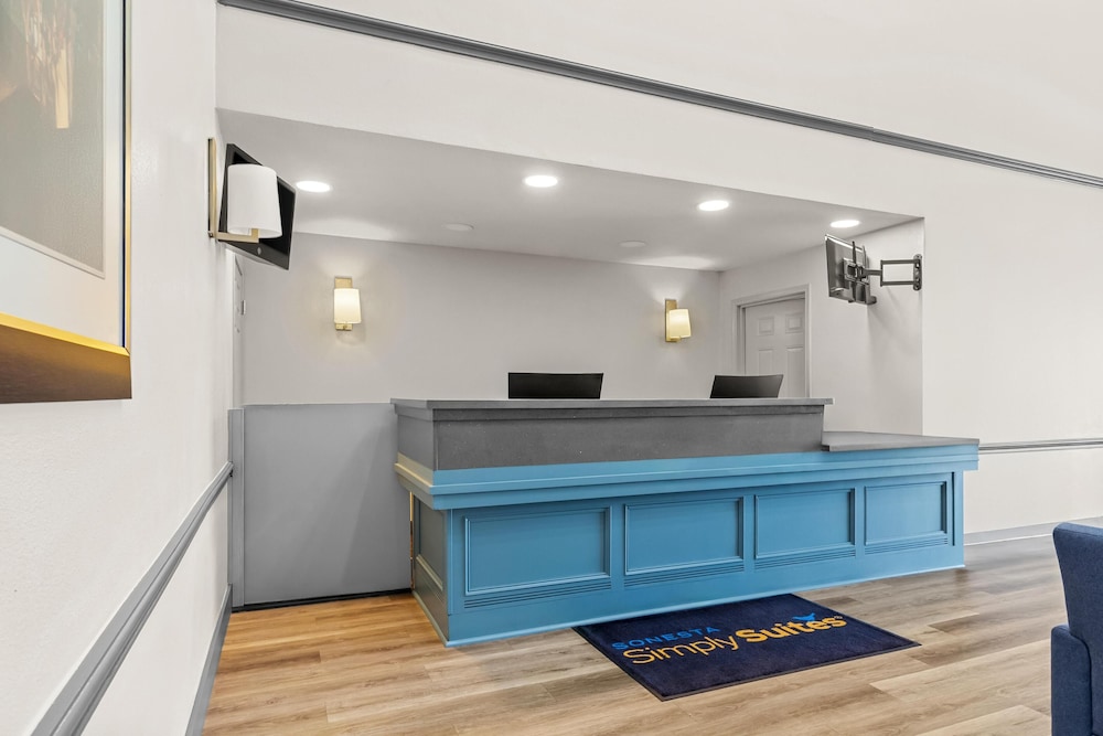 Sonesta Simply Suites Stafford 6/54