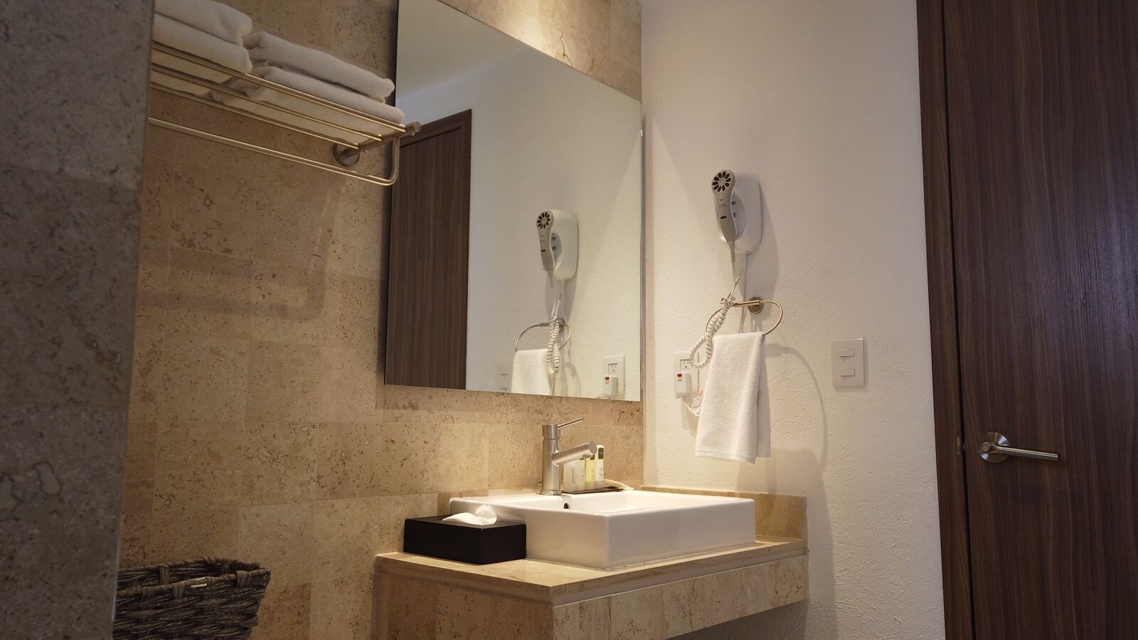 غرفة قياسية بسرير كوين، Ilo Rojo Hotel Boutique San Miguel de Allende 3/4
