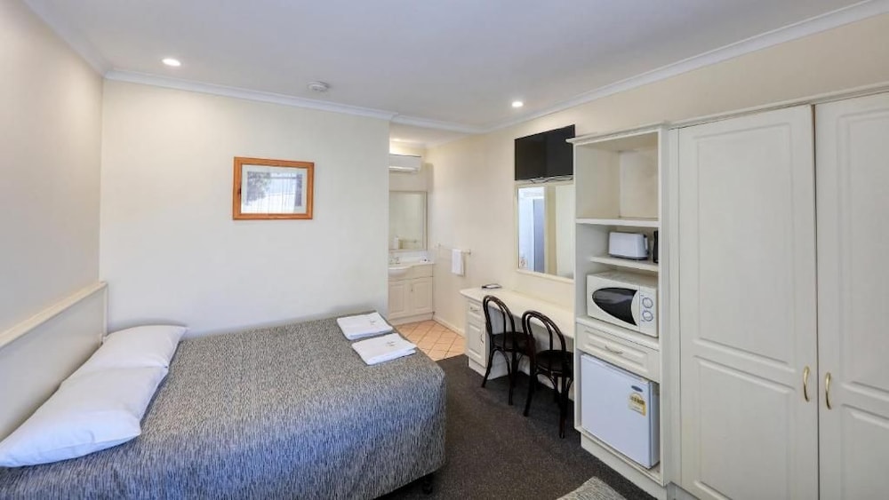 Coachman Hotel Motel 24/47