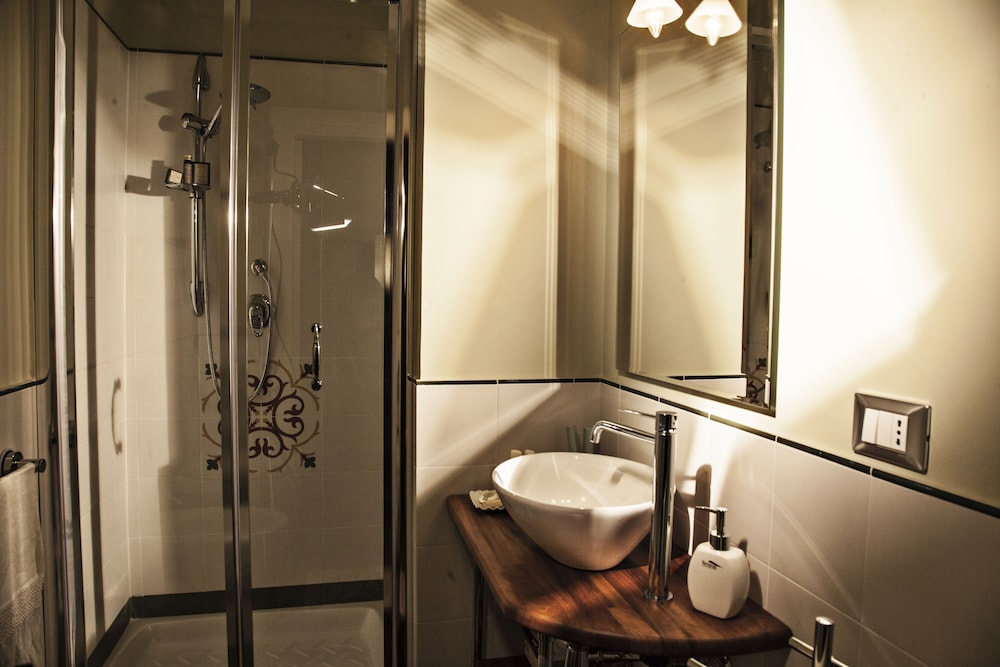 Art Fashion House Luxury Rooms 34/35