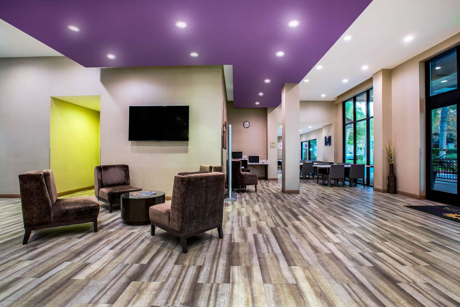 La Quinta Inn & Suites By Wyndham Pomona 34/52
