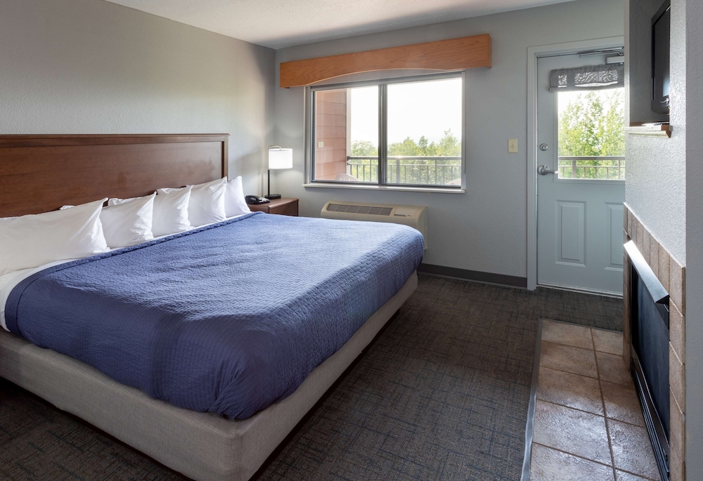 AmericInn by Wyndham Silver Bay 25/59